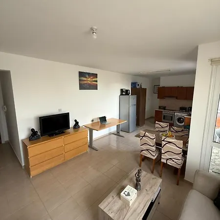 Quiet 2br Flat In * קיסונרגה