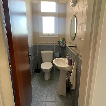 Appartement Quiet 2br Flat In Kissonerga