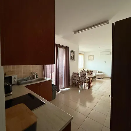 Quiet 2br Flat In Appartement